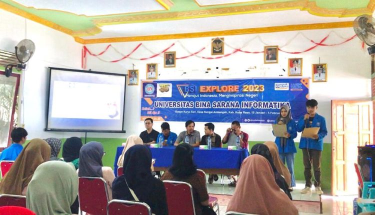 Mahasiswa BSI Explore beri Pemahaman Literasi Digital Bagi Ibu-ibu PKK Sungai Ambangah