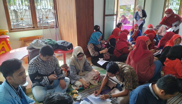 Sosialisasi Manajemen Organisasi yang Efektif Pada Anggota Organisasi Salimah Bojong Gede