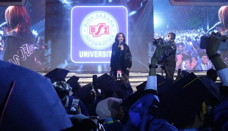 Wisuda ke-57 Universitas BSI