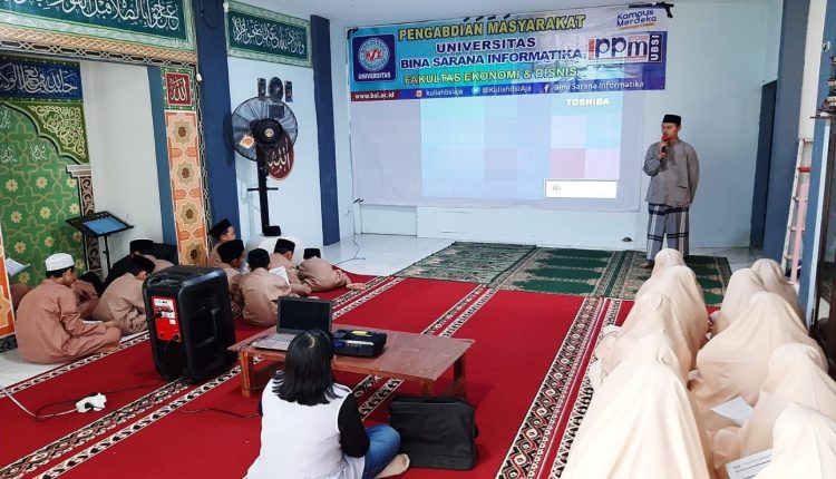Dosen Universitas BSI Berikan Pelatihan Cara Registrasi Bisnis Online
