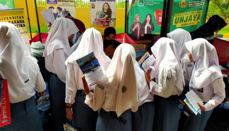 Universitas BSI Yogyakarta Turut Ramaikan Career Day SMK N 1 Panjatan