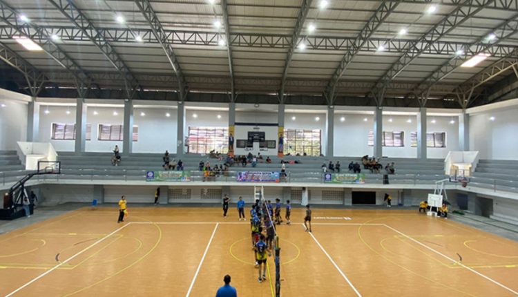 Para Siswa Ikuti Pertandingan Volleyball Competition BSI Flash 2023 Dengan Sportif dan Jujur