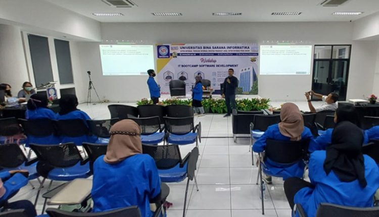 Memperkaya Pengetahuan Mahasiswa Universitas BSI dalam Pengembangan Perangkat Lunak
