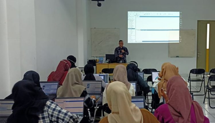 Praktisi Mengajar