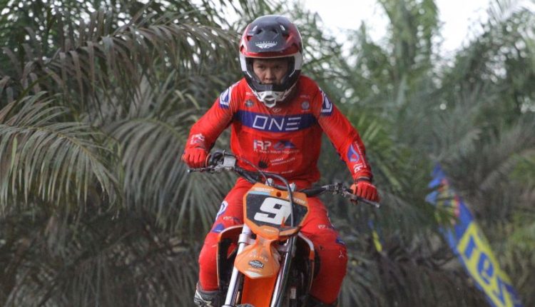 Mahasiswa Universitas BSI Borong Piala Dalam Ajang Rmt291 Supertrack Junaidi Cup
