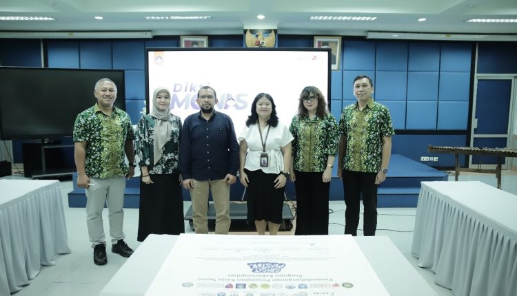 Universitas BSI Kerjasama Dengan Kalbe Farma Dalam Mengurangi Limbah Plastik