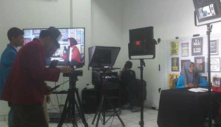 Dosen Universitas BSI Pelatihan Pembuatan Desain Label Kemasan Yang Menarik Dengan Canva