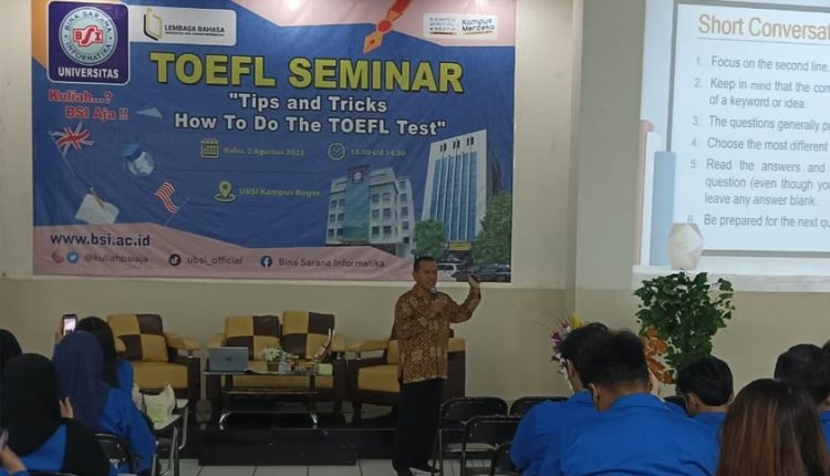 Prodi Sistem Informasi Akuntansi Bekali Lulusan Dengan Penguasaan Bahasa Inggris Melalui Sertifikasi TOEFL