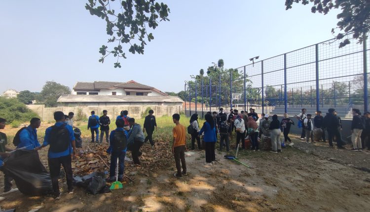 Sambut Mahasiswa Baru, Universitas BSI Kampus Cengkareng Lakukan Bakti Sosial