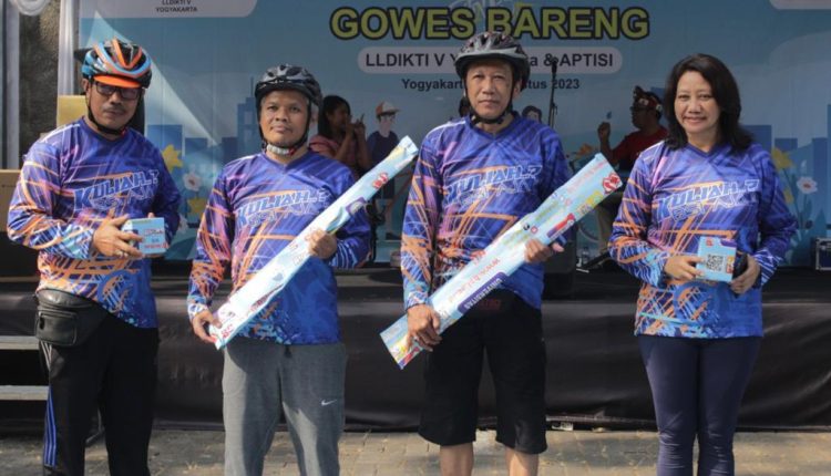 Gowes