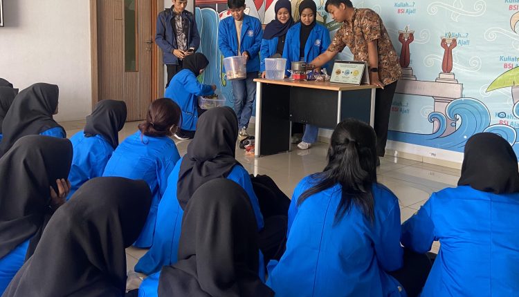 Universitas BSI Edukasi Mahasiswa Pengolahan Limbah untuk Mencegah Perubahan Iklim