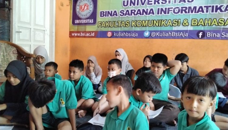 Dosen Universitas BSI Berika Pelatihan Bahasa Inggris
