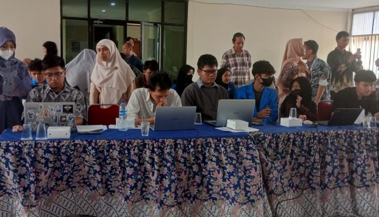 Dosen Universitas BSI Berikan Pelatihan Pembuatan Blog Sebagai Media Informasi Interaktif
