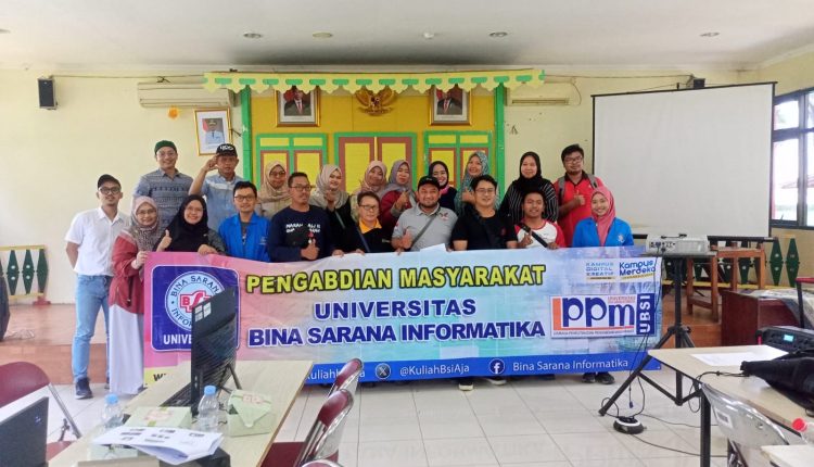 Dosen Universitas BSI Berikan Pelatihan Desain Grafis Menggunakan Aplikasi Canva Pada Petugas PPSU Kelurahan Bambu Apus