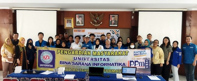 Dosen Prodi Sistem Informasi Berikan Pelatihan Pemrograman WEB Untuk Pemuda Karang Taruna Tegal Parang