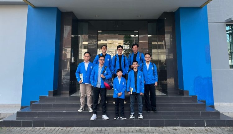 wisuda ke-17