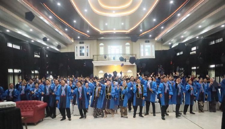 Wisuda ke-16 Universitas BSI