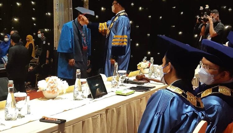 wisuda