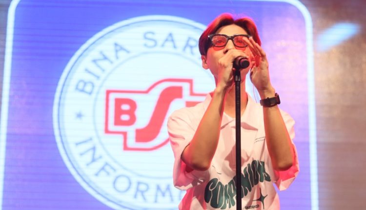 Tampil Memukau, Rijal Today Sukses Hibur Wisudawan