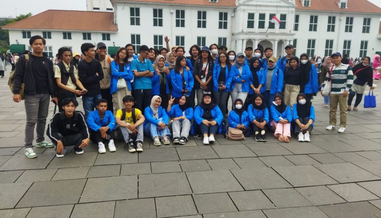 Workshop Fotografi Studio dan Hunting Foto Outdoor: Menggali Kreativitas Mahasiswa Ilmu Komunikasi Universitas BSI