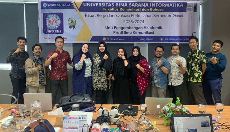Tingkatkan Kualitas Pendidikan dan Pengembangan Akademik, Program Studi Ilmu Komunikasi Gelar Rapat Kerja dan Evaluasi Perkuliahan Semester Gasal 2023/2024