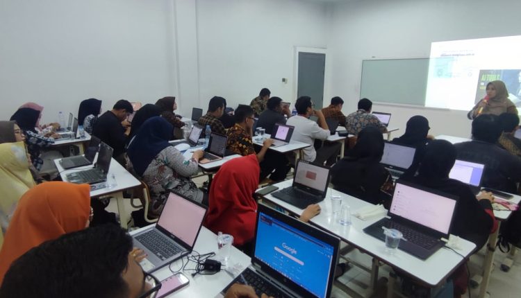 Workshop Pemanfaatan Teknologi AI Untuk Peningkatan Produktifitas Penelitian Dosen Universitas BSI Kampus Pontianak