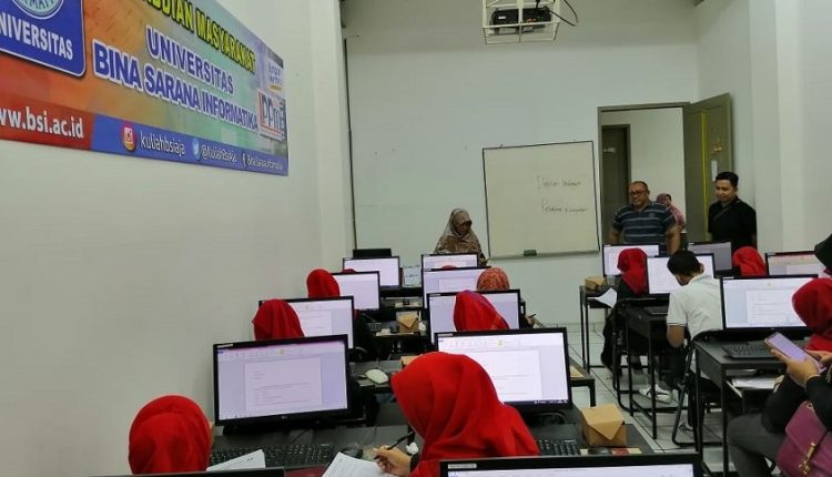 Dosen Universitas BSI Beri Pelatihan