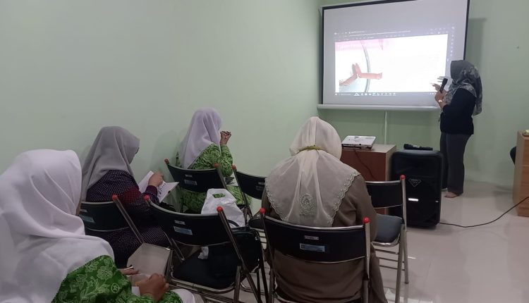 Dosen Prodi Hubungan Masyarakat Selenggarakan Berikan Pelatihan Personal Branding