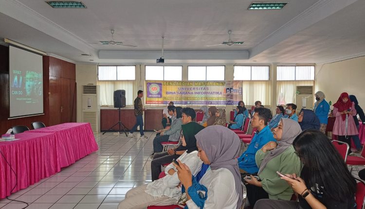 Tingkatkan Kreativitas Konten Kreator dengan AI, Dosen Universitas BSI Menggelar Workshop di Karang Taruna Tegal Parang