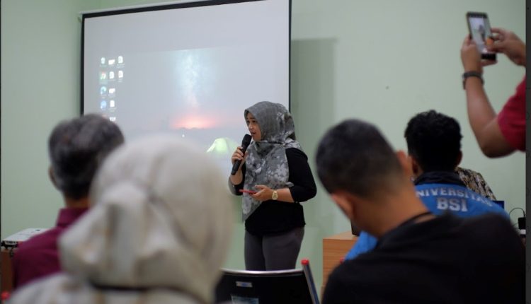 Dosen Universitas BSI Berikan Pelatihan Pengelolaan Sumber Daya Manusia di Era Digital pada Organisasi Kemasyarakatan Fatayat di Kota Tangerang