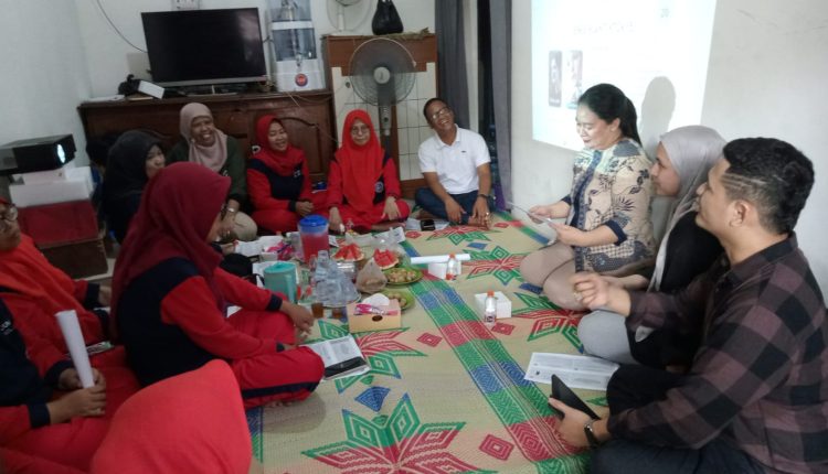 Dosen Universitas Bantu Kenalkan Media Tiktok Sebagai Peluang Usaha