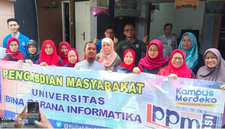 Dosen Universitas BSI Berikan Pelatihan Fotografi Mobile Bagi Ibu-Ibu Kp.Lio Cakung Jakarta Timur