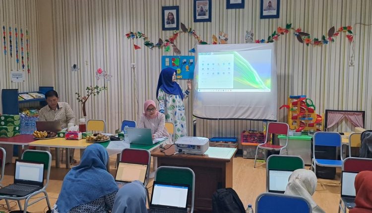 Dosen Universitas BSI Berikan Pelatihan Penerapan Pembuatan Dokumen Kerja Di Pendidikan Anak Usia Dini Sakura