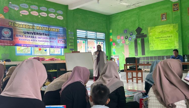 Dosen Universitas BSI Tasikmalaya Berikan Sosialisasi Proteksi Bullying Anak Di Dunia Cyber Pada Taam Mathlabul Ulum
