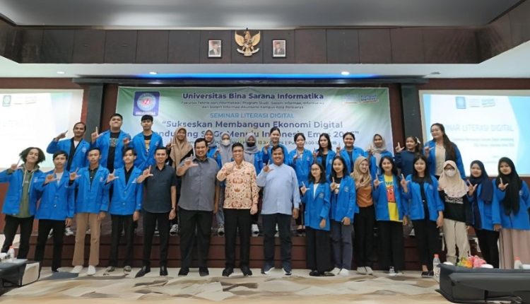 membangun ekonomi