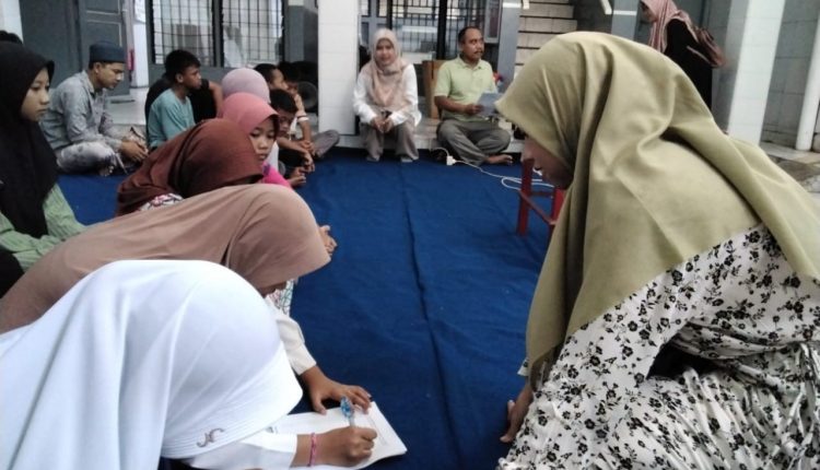 Dosen Universitas BSI Gelar Workshop Encourage Pronunciation Skills Using The Voice Note Dictionary For Teenagers At Panti Asuhan Adinda