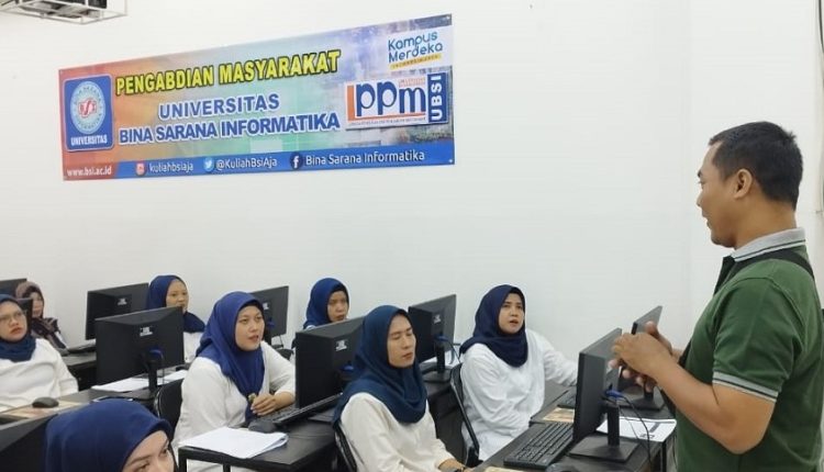 Dosen Universitas BSI Beri Pelatihan