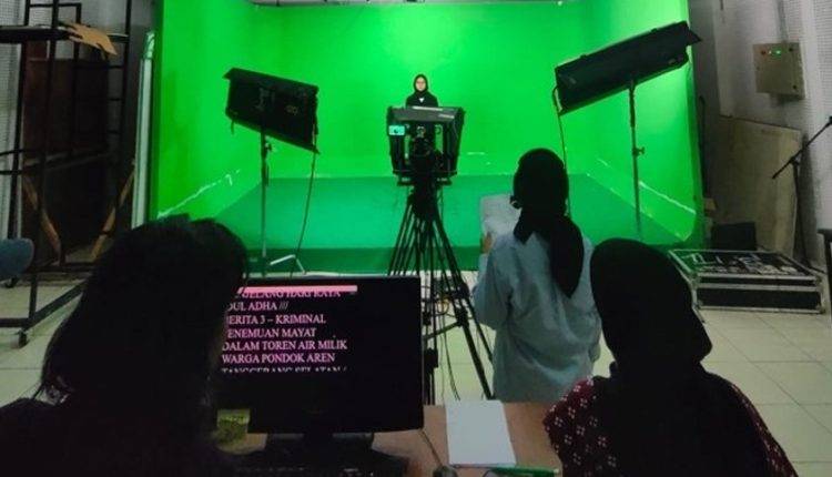 Jago Jurnalistik, Mahasiswa Prodi Penyiaran Universitas BSI Ikuti Simulasi Berita TV