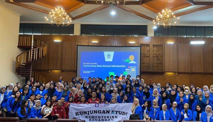 Belajar Langsung Dengan Pakar, Himpunan Mahasiswa Manajemen Universitas BSI Kunjungan Studi Ke Kementerian Keuangan Dan Bursa Efek Indonesia