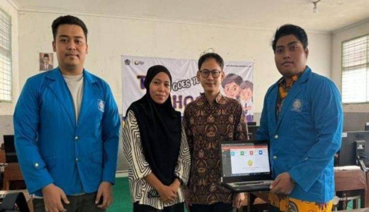 Mengelola Keuangan Lebih Mudah, SMP Islam Al-Muttaqin Terima Hibah Aplikasi dari Mahasiswa Universitas BSI