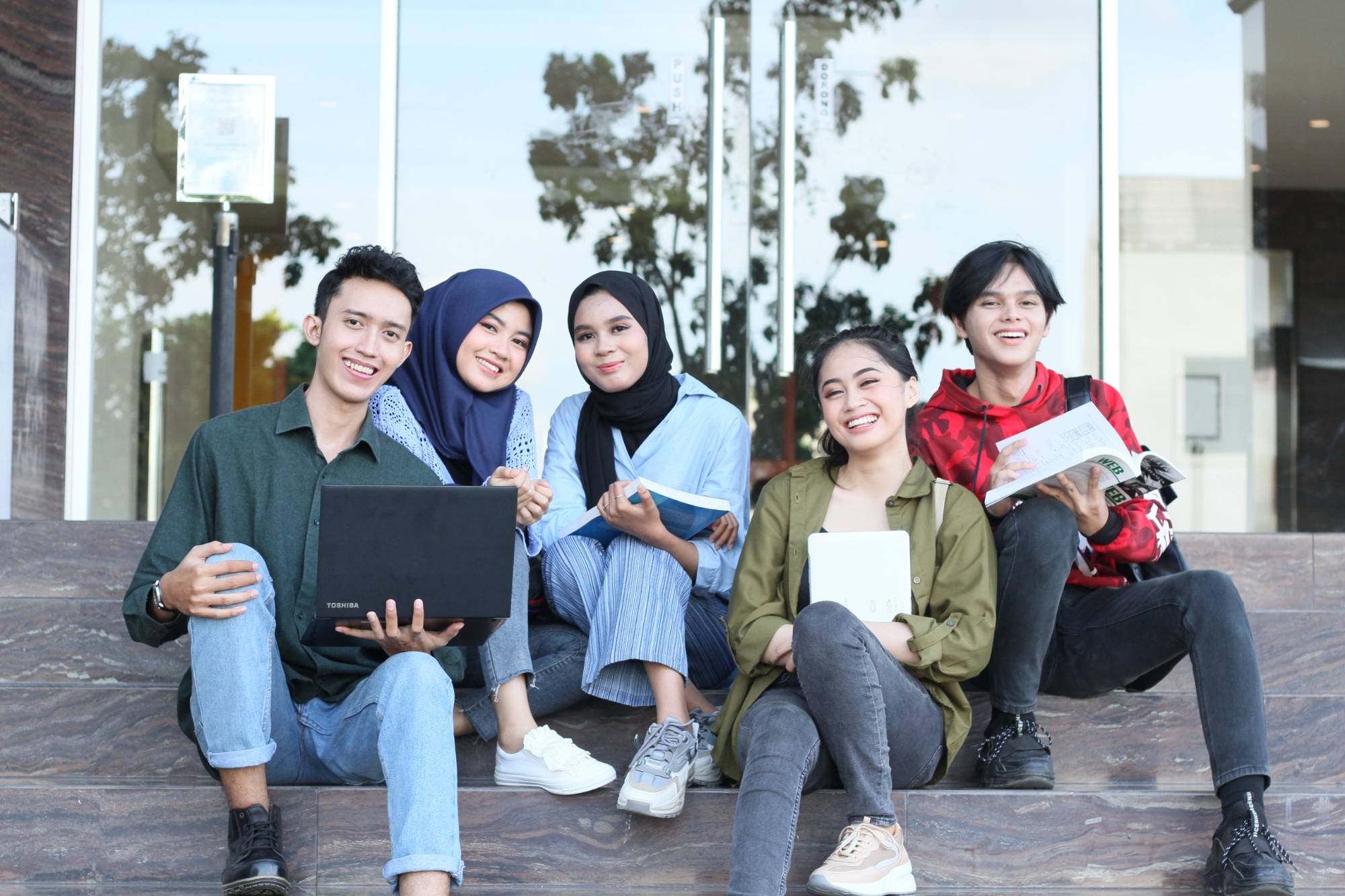 kampus teknologi terkemuka