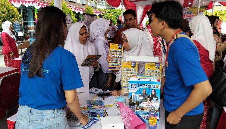 Universitas BSI Hadir Meriahkan Job & Edu Fair 2024