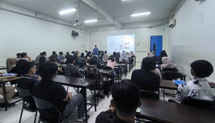 Workshop Digital Creative Bekali Mahasiswa Baru Dengan Program Edukatif