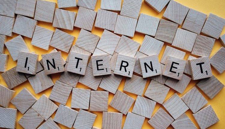 Memilih Koneksi Internet Terbaik: Fiber Optic, 4G/5G, atau Satelit?