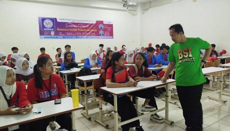 Mahasiswa Baru Universitas BSI