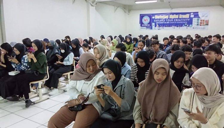 Workshop Artificial Intelligence Bantu Mahasiswa Baru Dalam Kegiatan Belajar Mengajar
