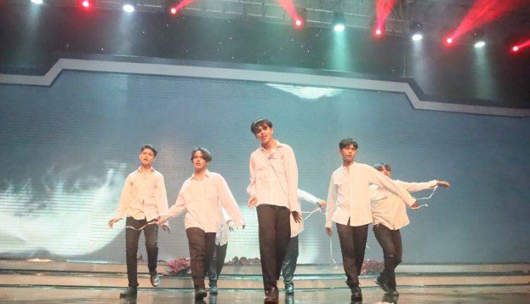 Menggoyang Panggung: Dance Medley Cover BTS di Seminar Motivasi (Semot) Universitas BSI Siap Memukau!