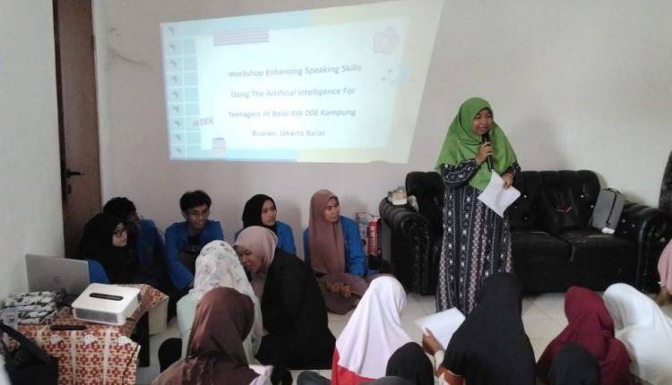Meningkatkan Keterampilan Berbicara Inggris: Dosen Universitas BSI Ajak Remaja Kampung Buaran Manfaatkan Kecerdasan Buatan