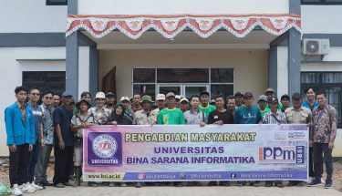 Dosen Universitas BSI Gelar Pelatihan dan Hibah SIDETOM untuk Petani Tomat di Desa Rasau Jaya Satu