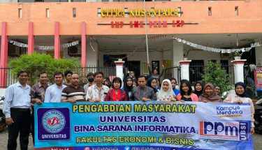 Dosen Universitas BSI Ajak Pelaku Usaha Tingkatkan Penjualan Melalui Aplikasi Lazada